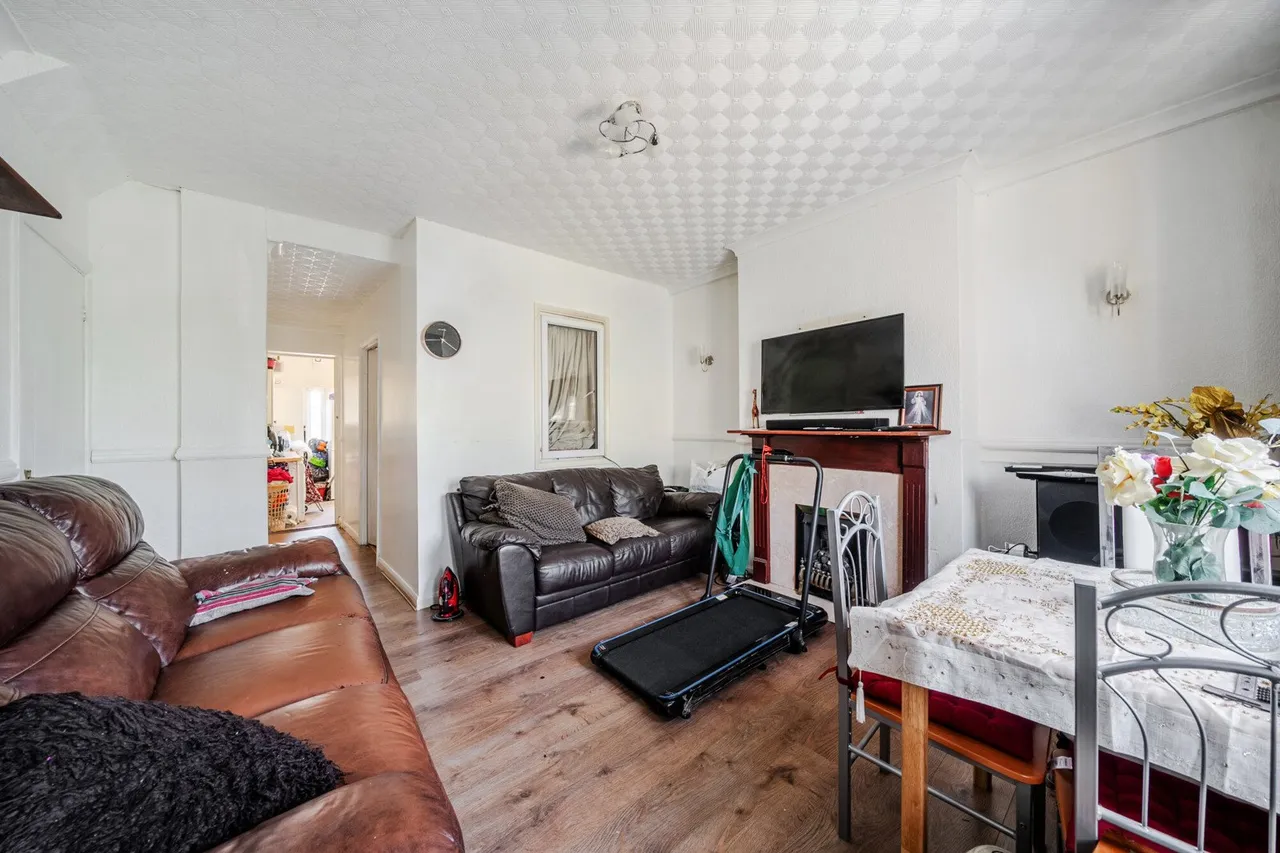 3 bed house for sale — Alnwick Road, SE12
