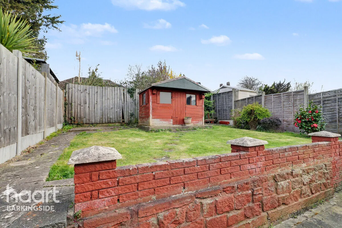 Dovedale Avenue, Clayhall, IG5, photo 21