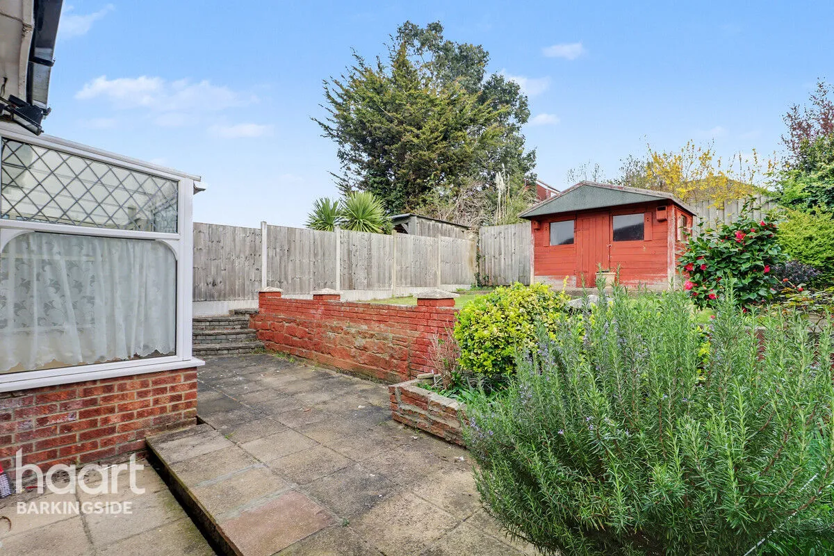 Dovedale Avenue, Clayhall, IG5, photo 20