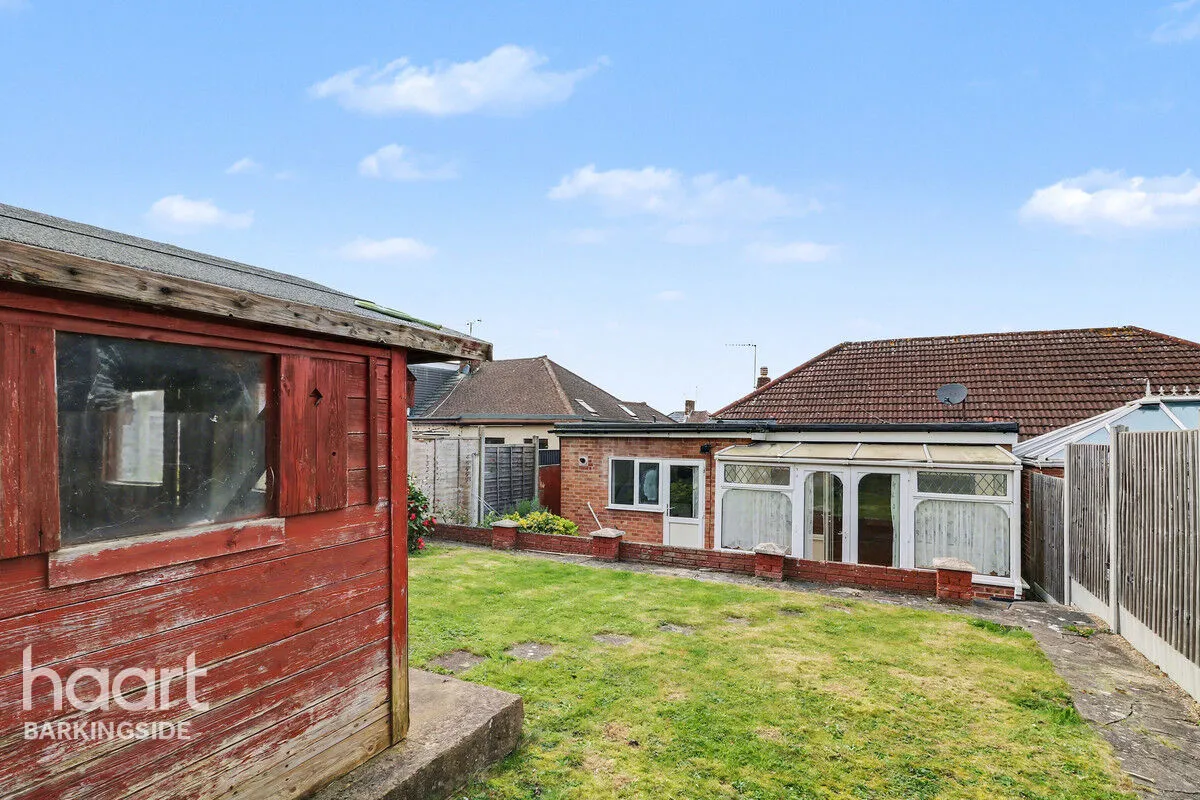 Dovedale Avenue, Clayhall, IG5, photo 22