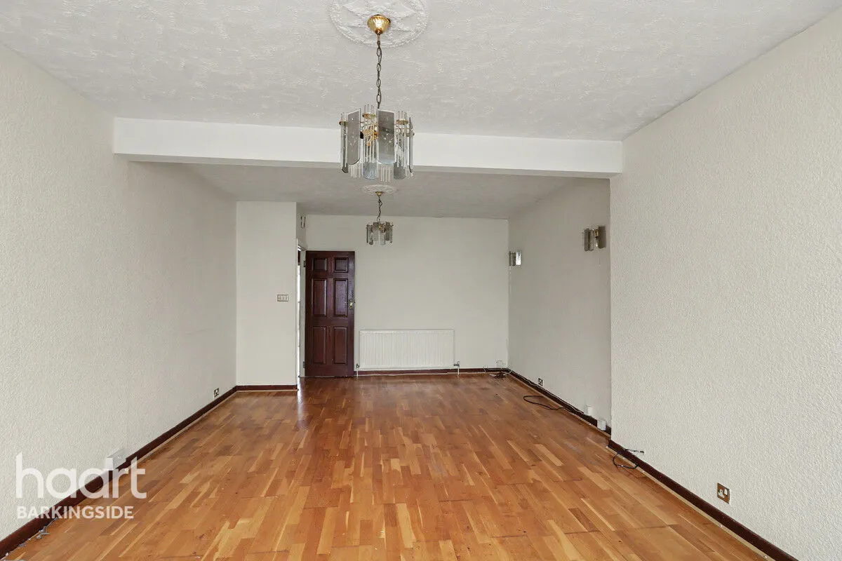 Dovedale Avenue, Clayhall, IG5, photo 7