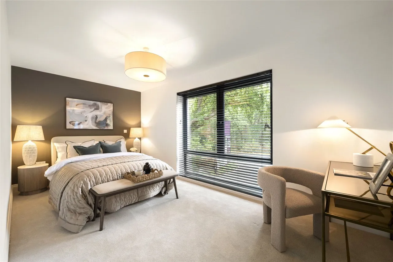 Shores Road, Woking, GU21, photo 6