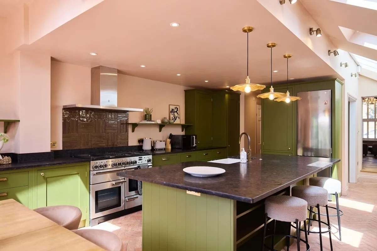 3 bed house to rent — Naylor Road London SE15