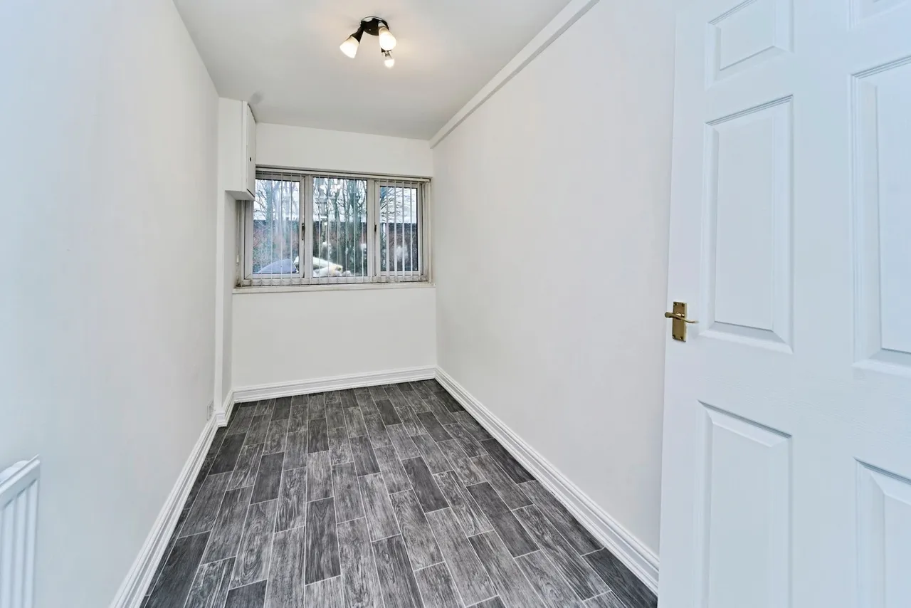 Bentley Mill Lane, Walsall, West Midlands, WS2, photo 8
