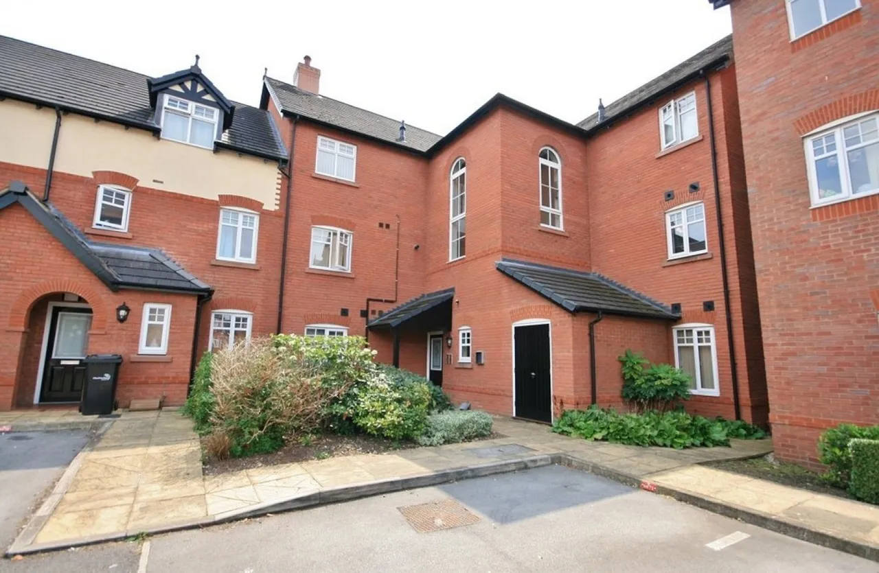 2 bed flat to rent, Newhaven Court, Nantwich, CW5