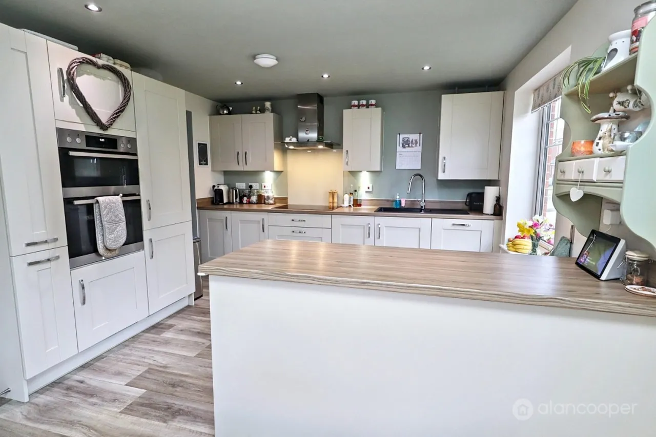 Wakem Close, Galley Common, CV10, photo 10