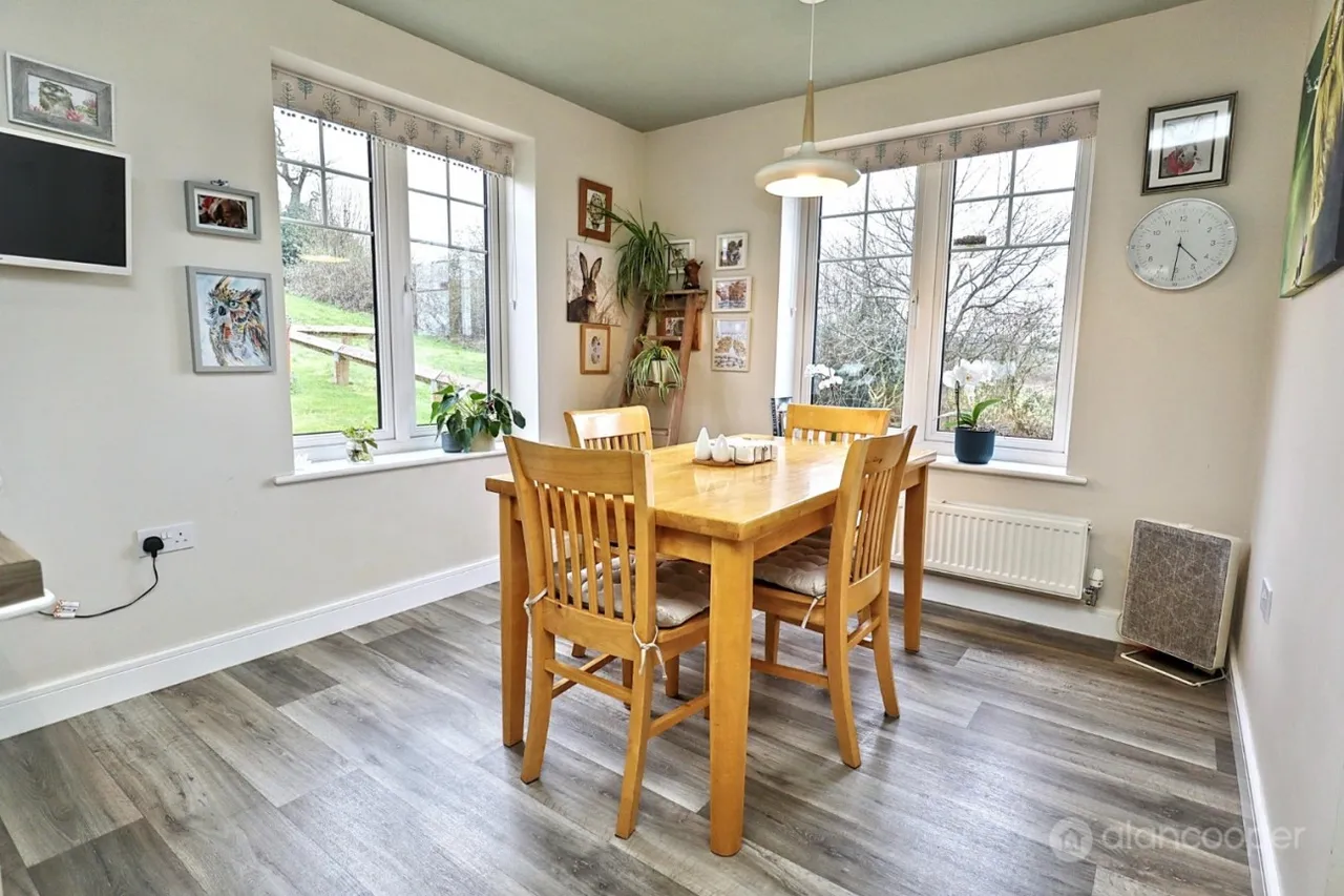 Wakem Close, Galley Common, CV10, photo 9