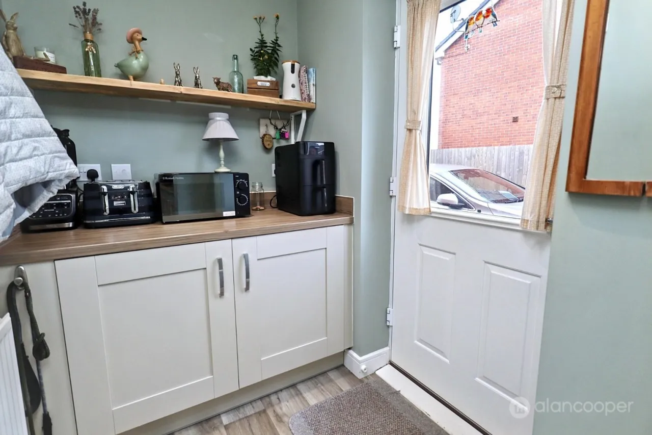 Wakem Close, Galley Common, CV10, photo 11