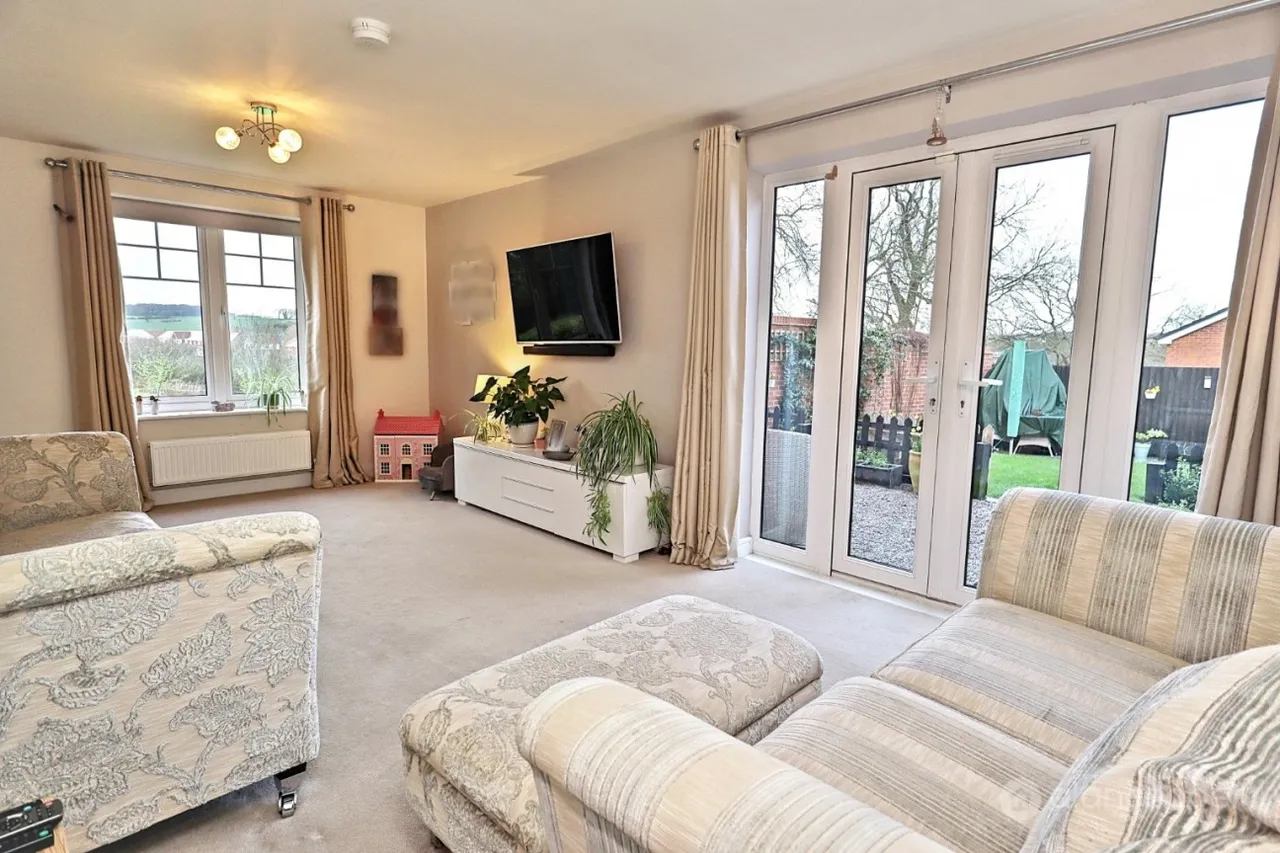 Wakem Close, Galley Common, CV10, photo 4
