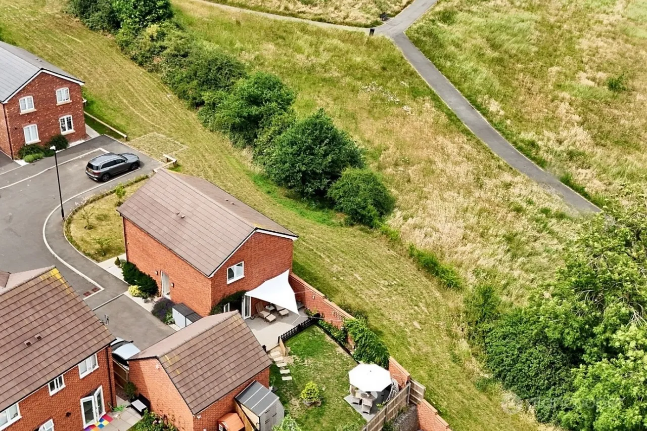 Wakem Close, Galley Common, CV10, photo 30