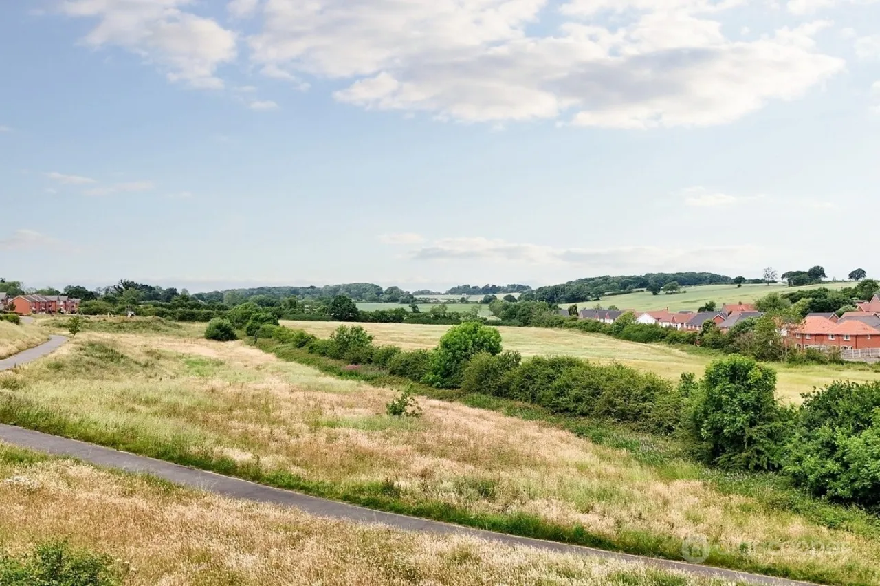 Wakem Close, Galley Common, CV10, photo 31
