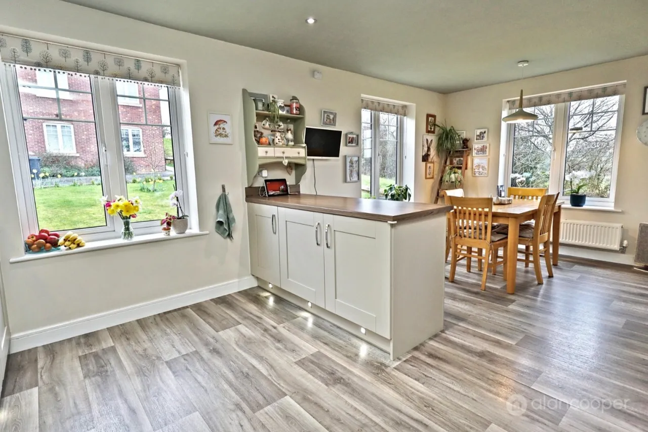 Wakem Close, Galley Common, CV10, photo 8