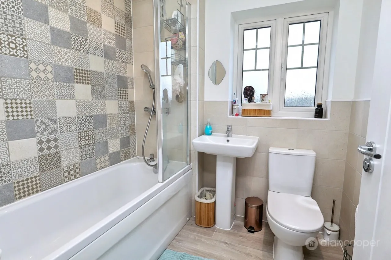 Wakem Close, Galley Common, CV10, photo 19