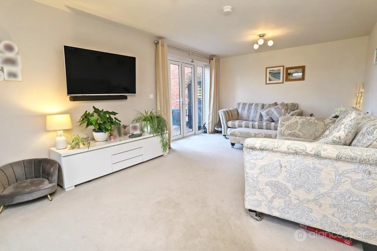 Wakem Close, Galley Common, CV10, photo 3