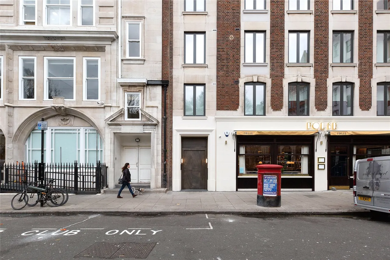 Golden Square, Soho, W1F, photo 8