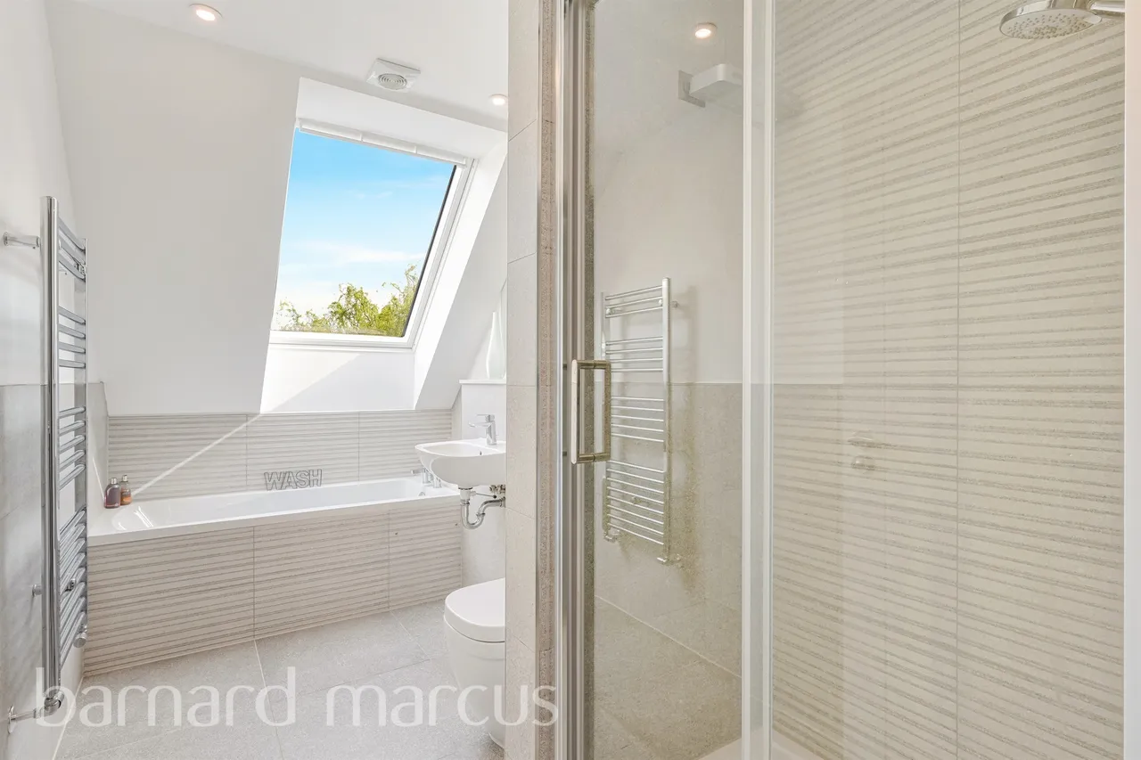 Ruxley Lane, Epsom, KT19, photo 5