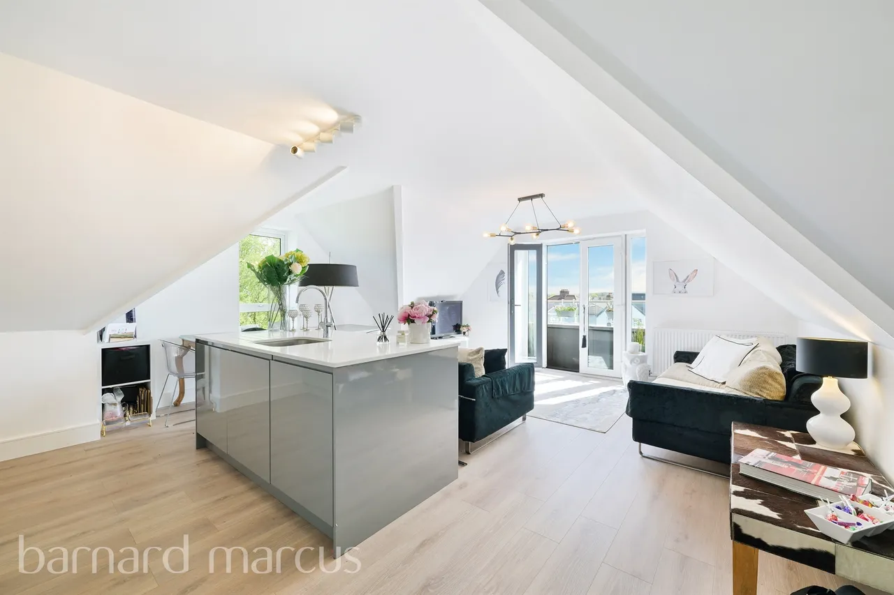 Ruxley Lane, Epsom, KT19, photo 4