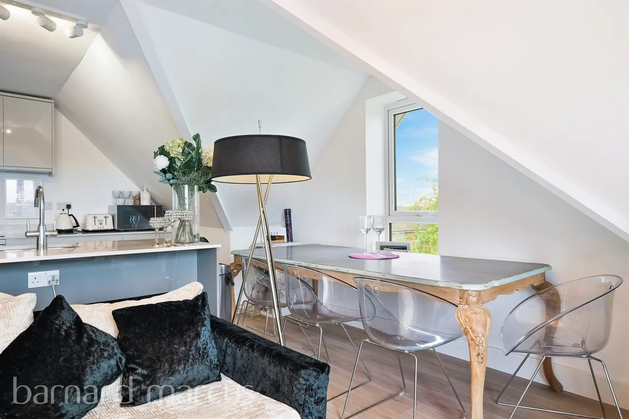 Ruxley Lane, Epsom, KT19, photo 11