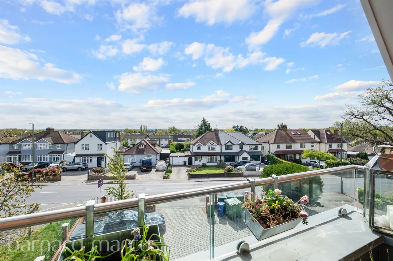 Ruxley Lane, Epsom, KT19, photo 9