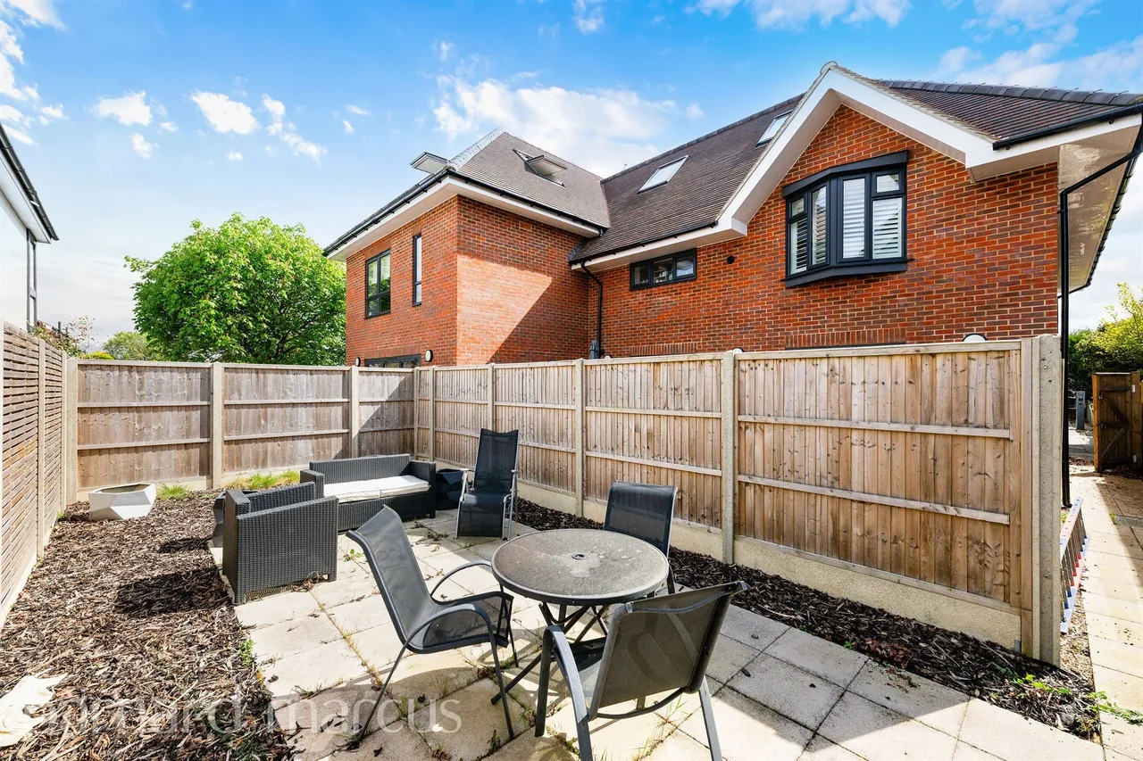 Ruxley Lane, Epsom, KT19, photo 7