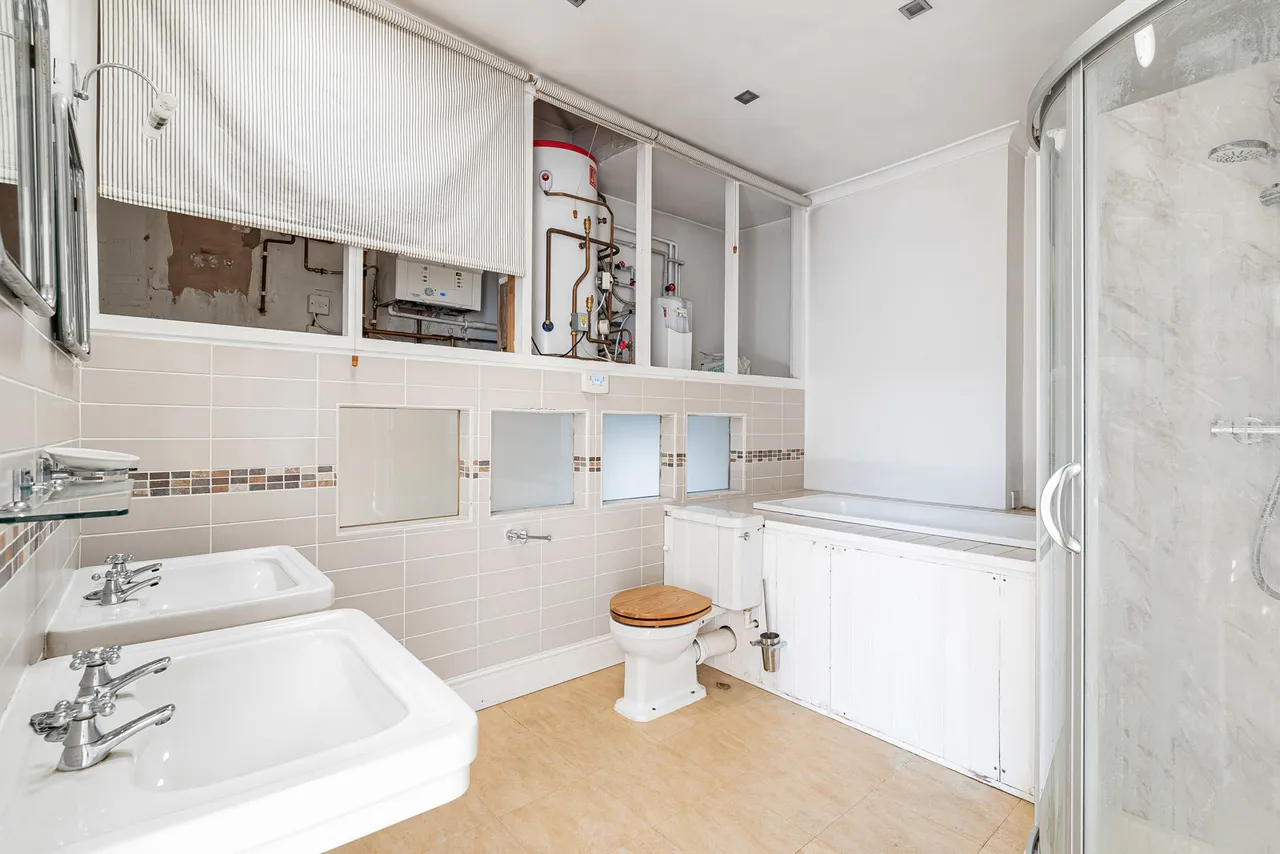 Cambridge Road South, London, W4, photo 33