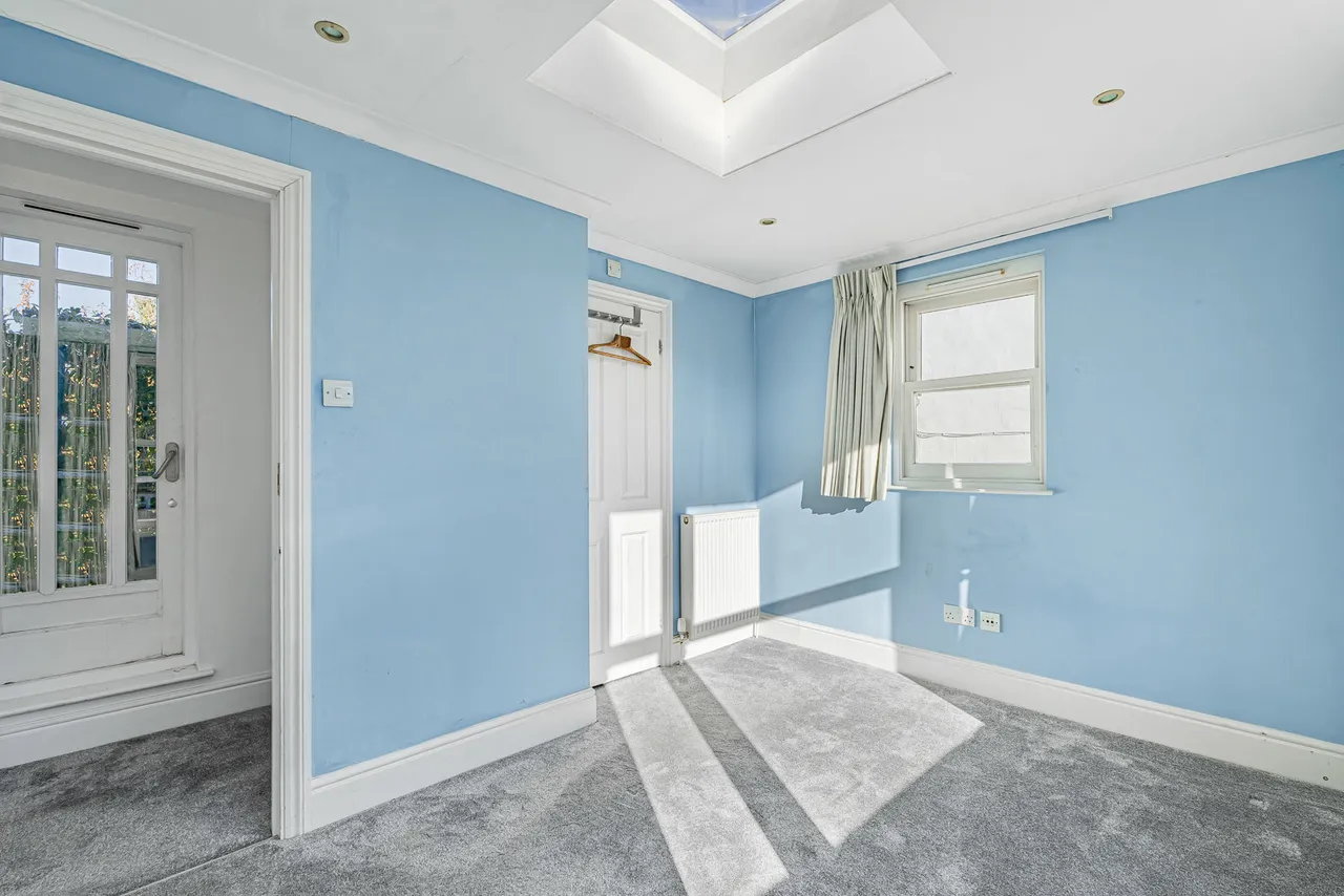 Cambridge Road South, London, W4, photo 31