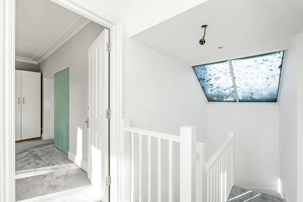 Cambridge Road South, London, W4, photo 24