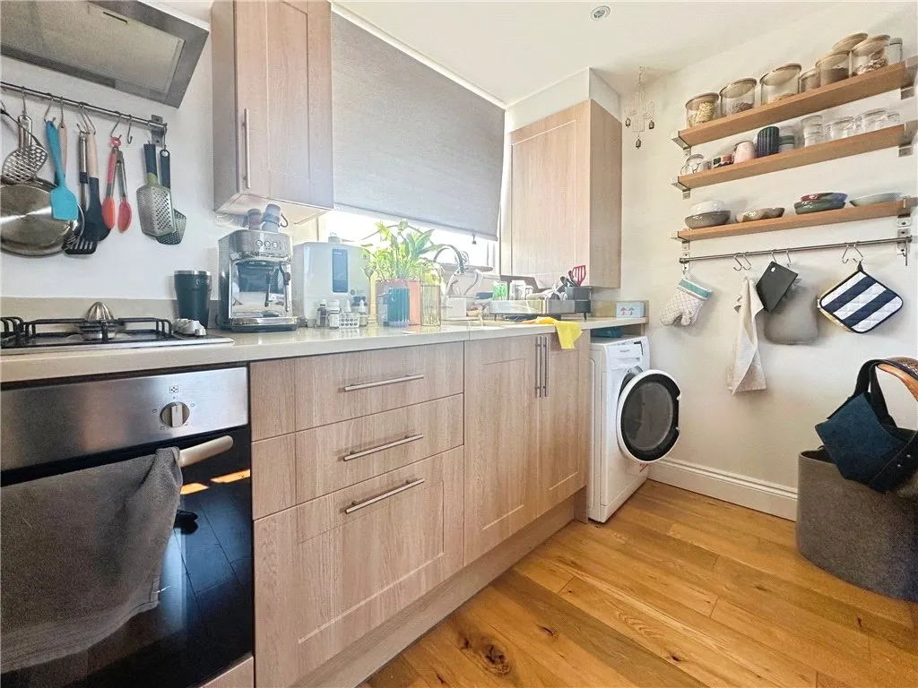 Rattray Road, London, SW2, photo 2