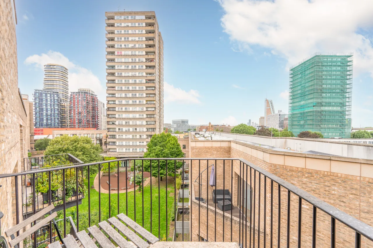13 Packenham House, 25 Lockton Street, London, photo 6