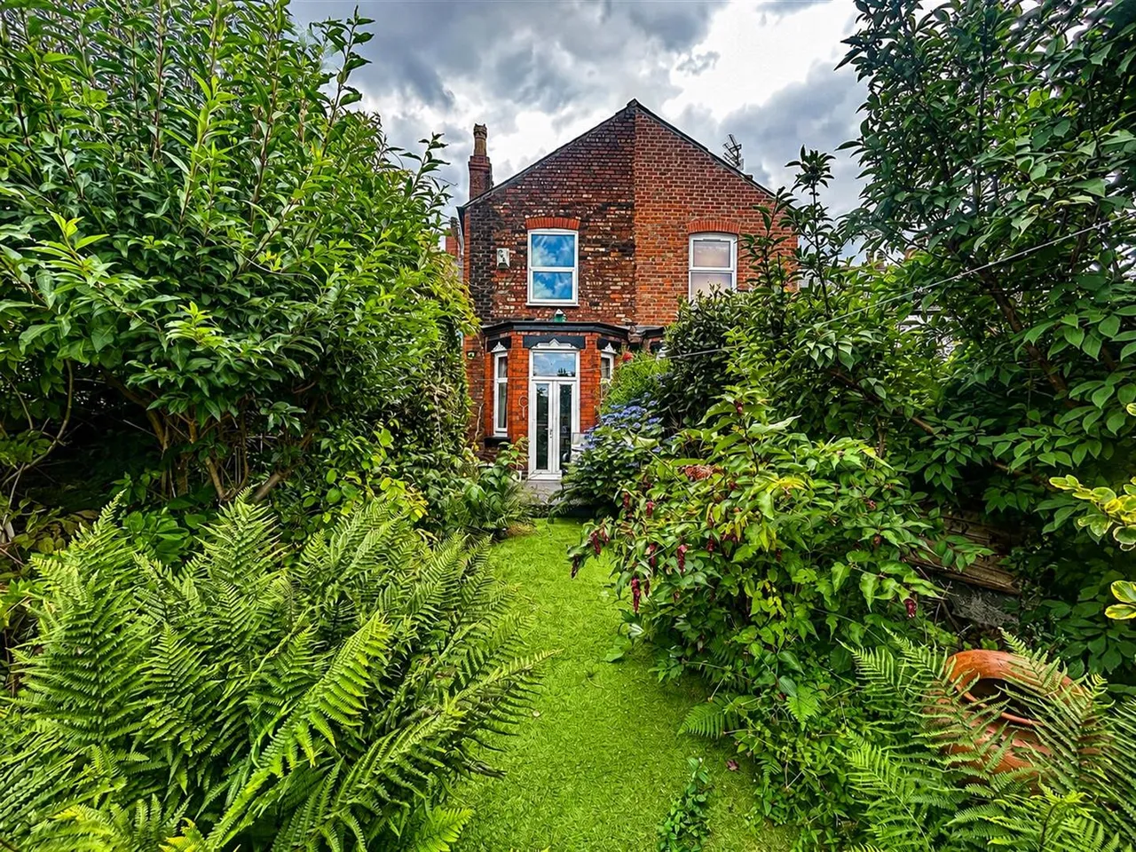 Highfield Avenue, Sale, M33, photo 11