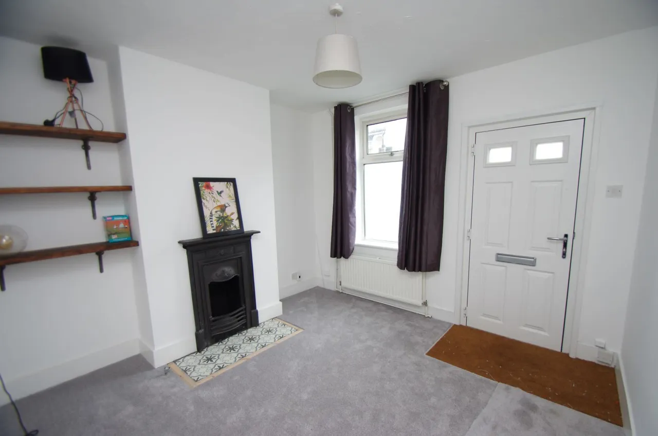 Watford, WD18, photo 2