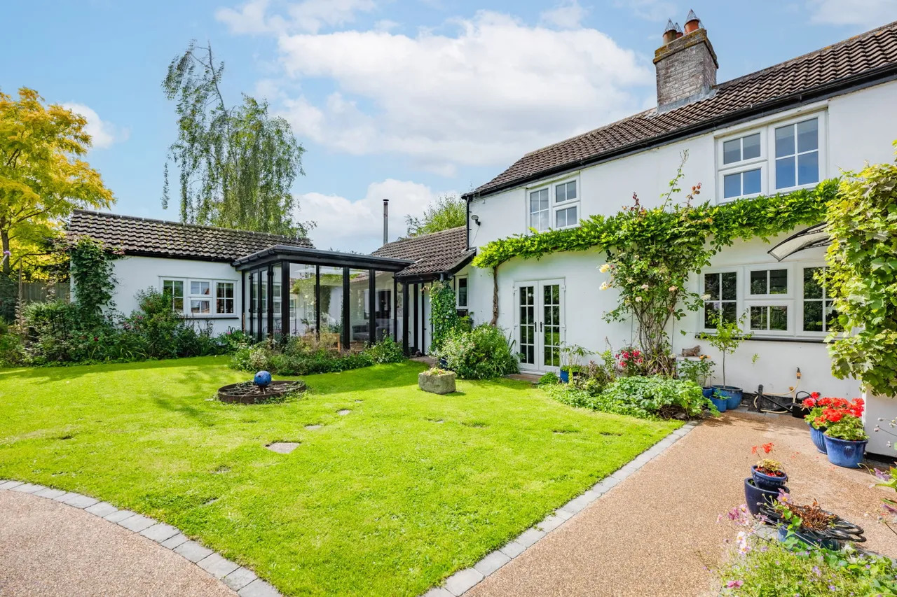 4 bed house for sale, The White Cottage, Hickling