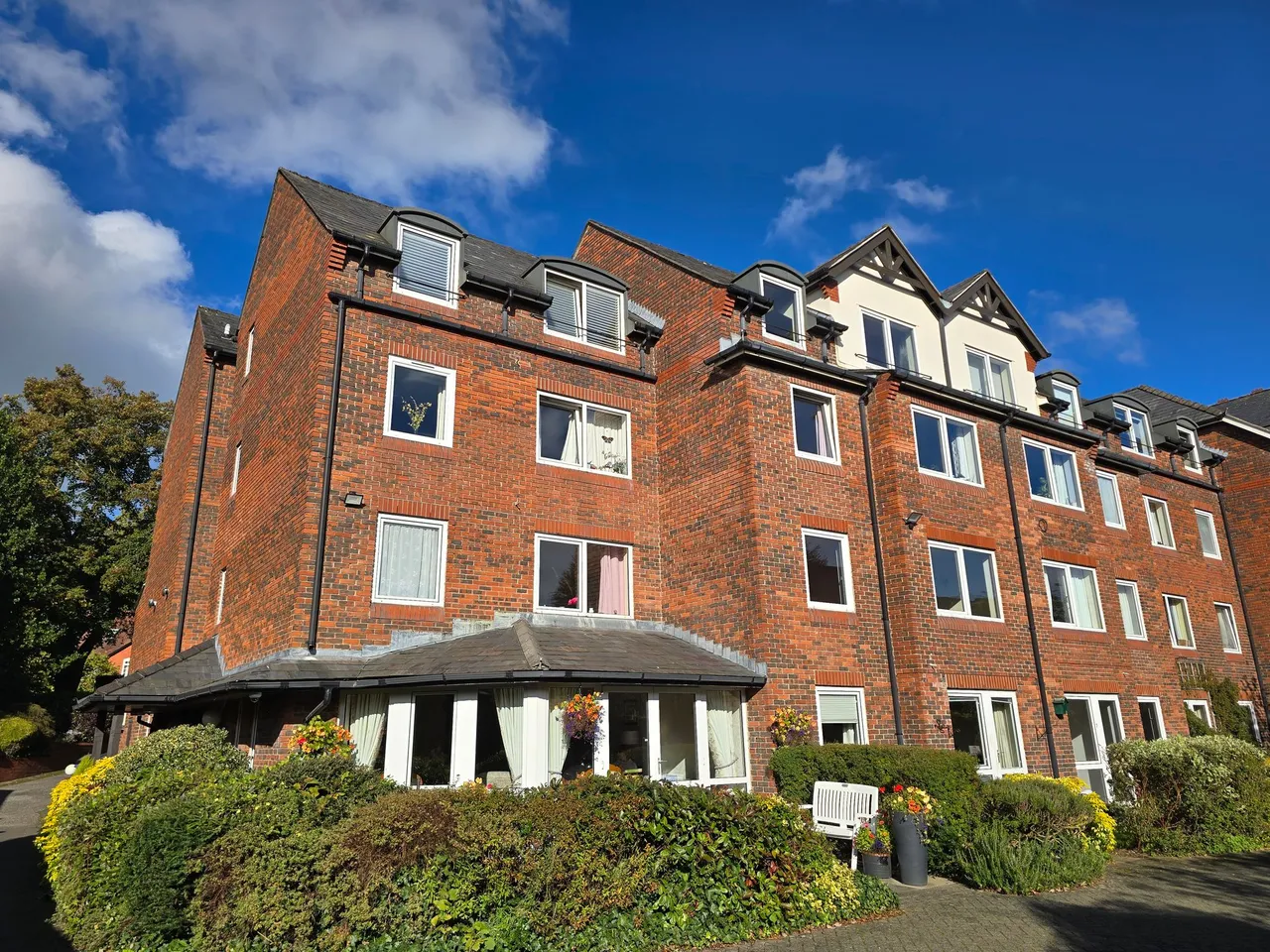 2 bed flat for sale, Groby Road, Altrincham