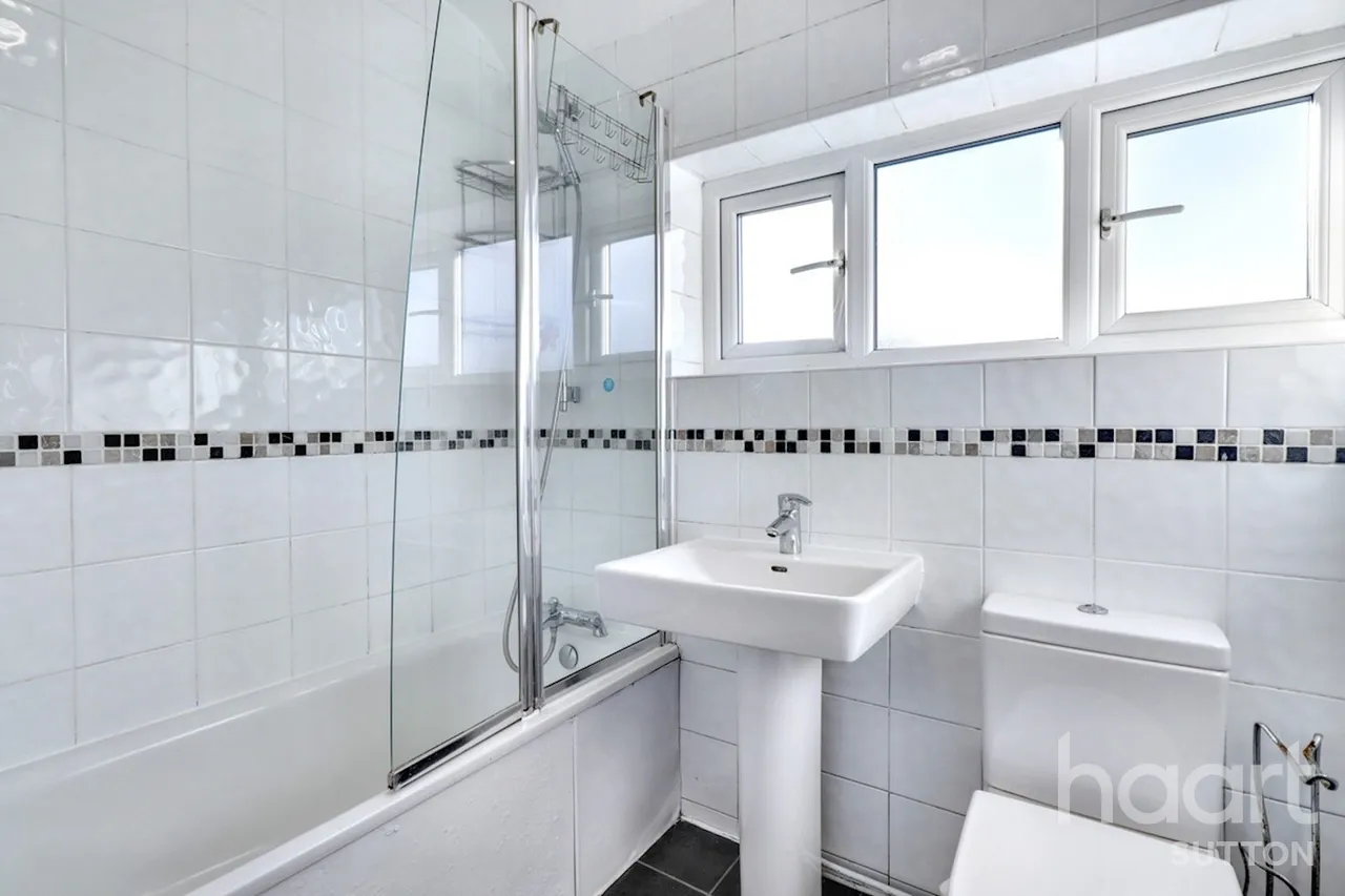Westmead Corner, Carshalton, SM5, photo 12