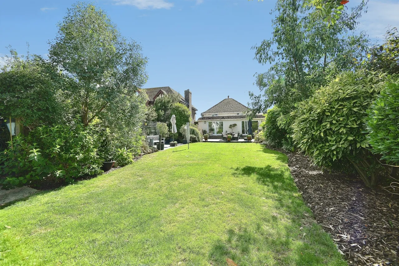 4 bed house for sale — Central Avenue, Telscombe Cliffs, Peacehaven