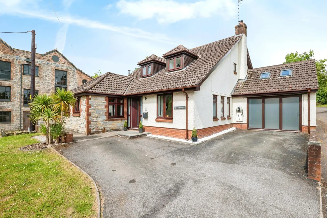 4 bed house for sale, Stoke Road, North Curry, TA3