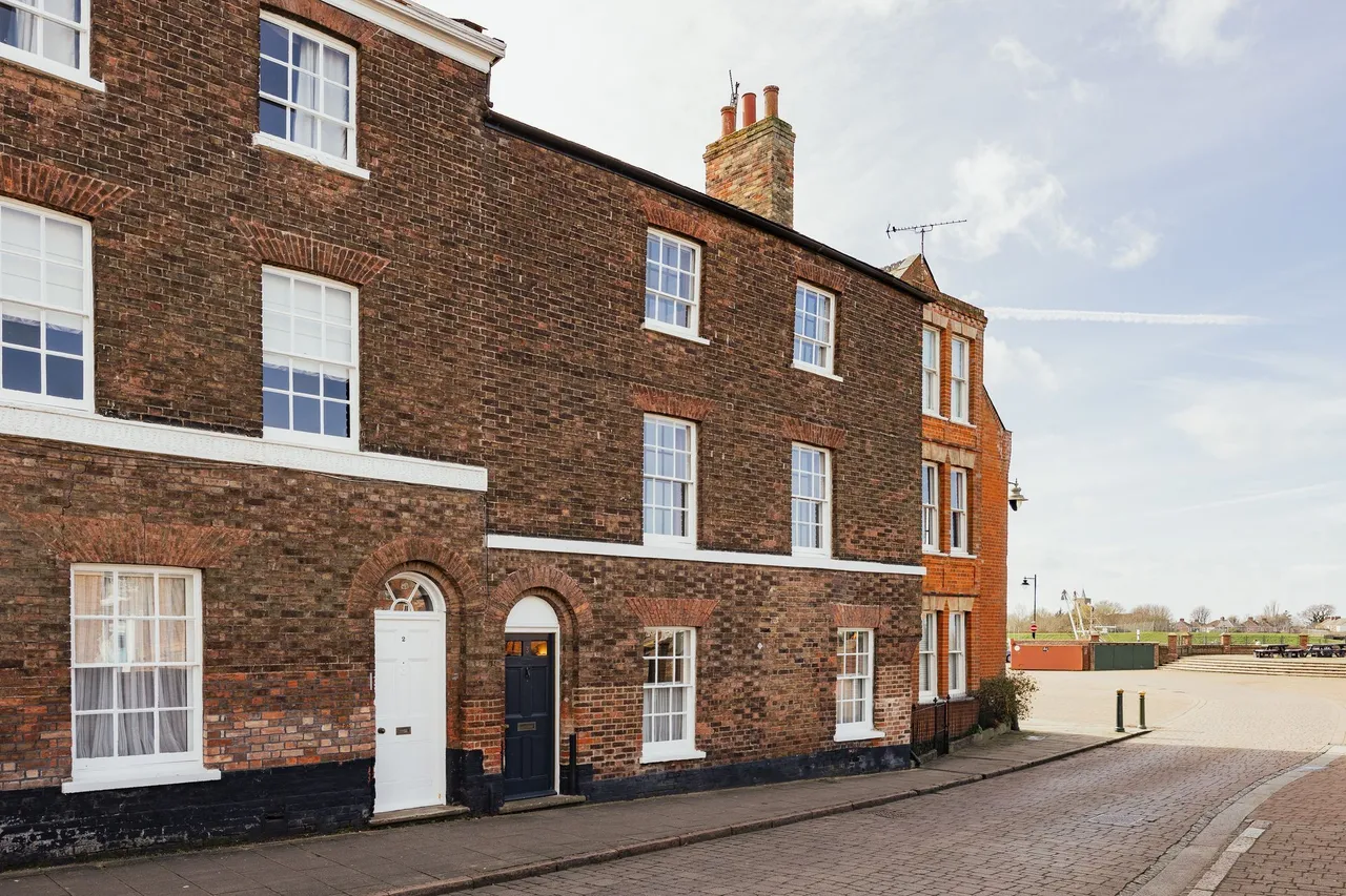 5 bed house for sale, Listed Townhouse in King’s Lynn