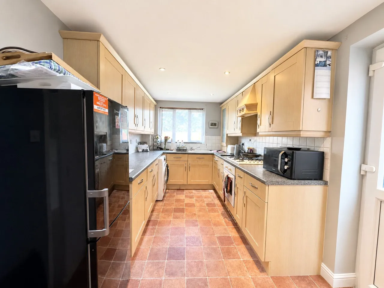 Cheltenham Crescent, Moreton, CH46, photo 3