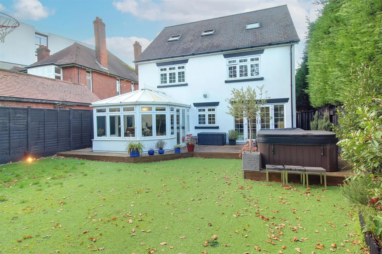 Darkes Lane, Potters Bar EN6 1BW, photo 10