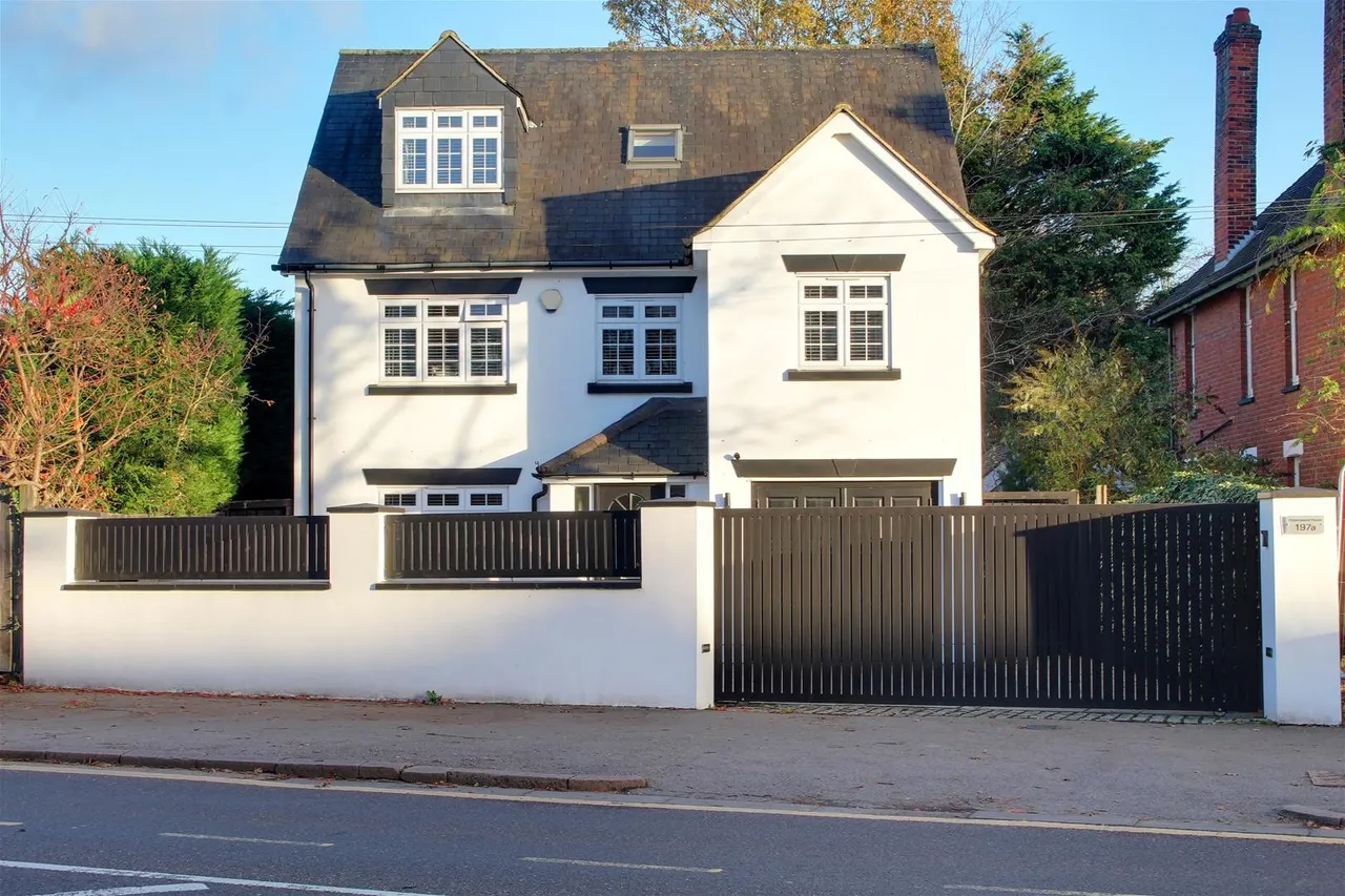 Darkes Lane, Potters Bar EN6 1BW, photo 33