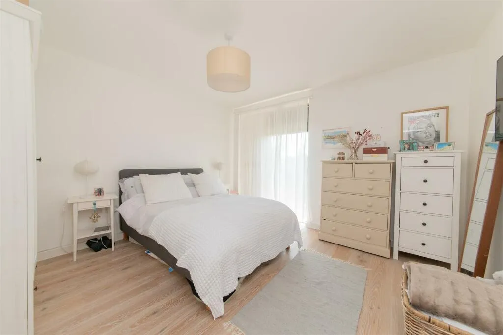 Regiment Hill, Millbrook Park, NW7, London, photo 5