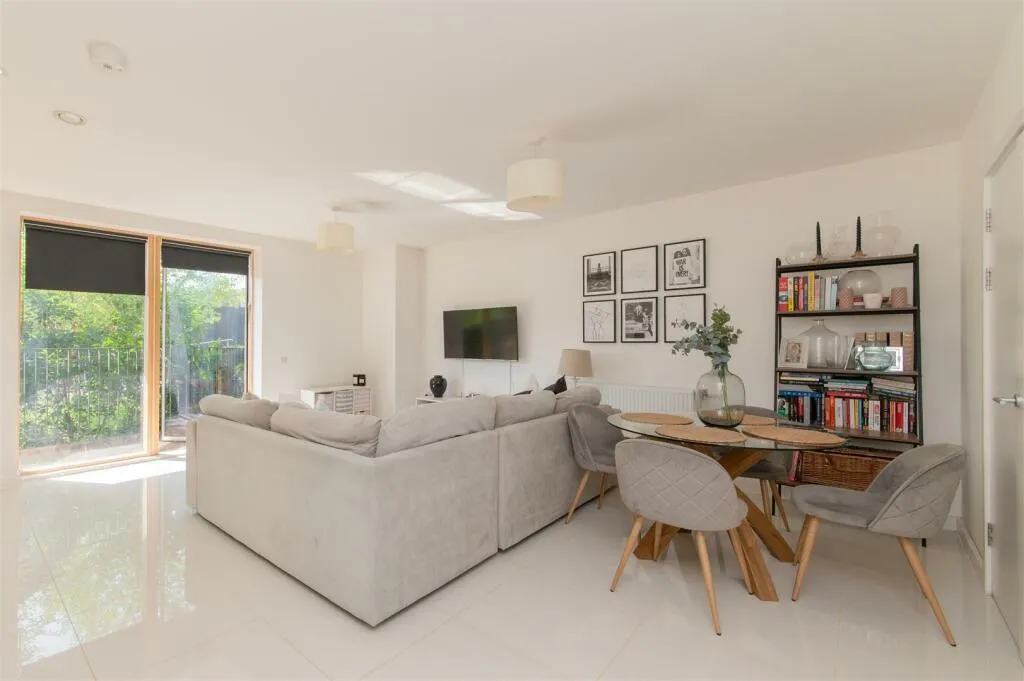 Regiment Hill, Millbrook Park, NW7, London, photo 11