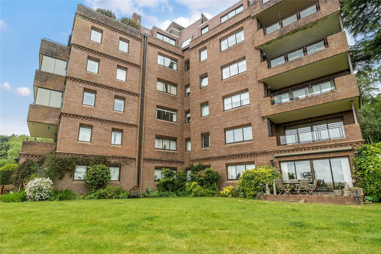 Cedar Lodge, Lythe Hill Park, GU27, photo 18