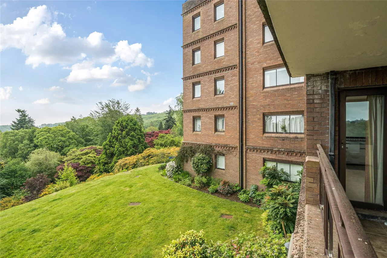 Cedar Lodge, Lythe Hill Park, GU27, photo 17