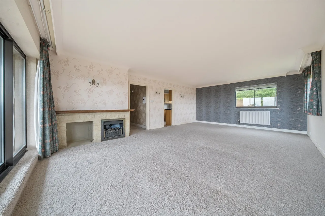 Cedar Lodge, Lythe Hill Park, GU27, photo 2