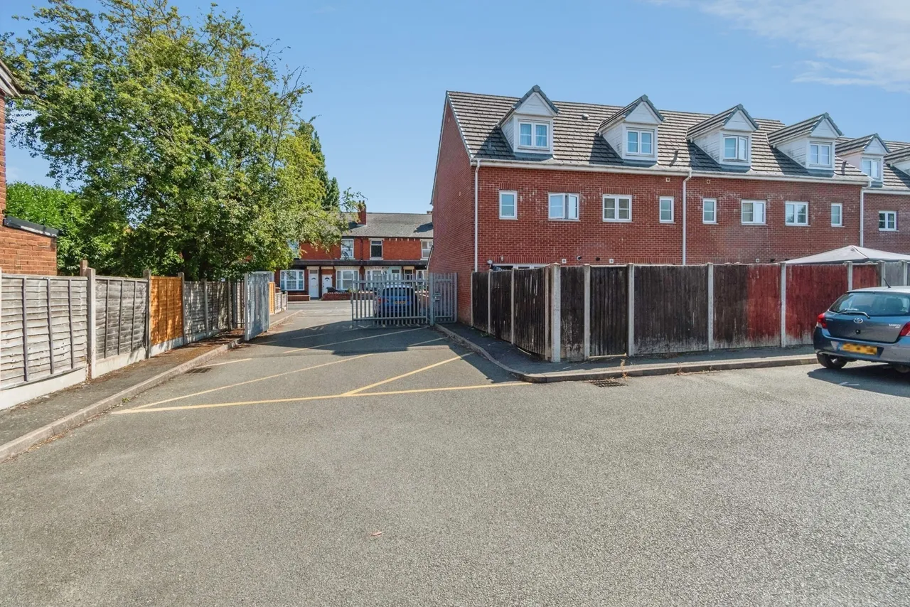 Bloxwich Road South, Willenhall, WV13, photo 16