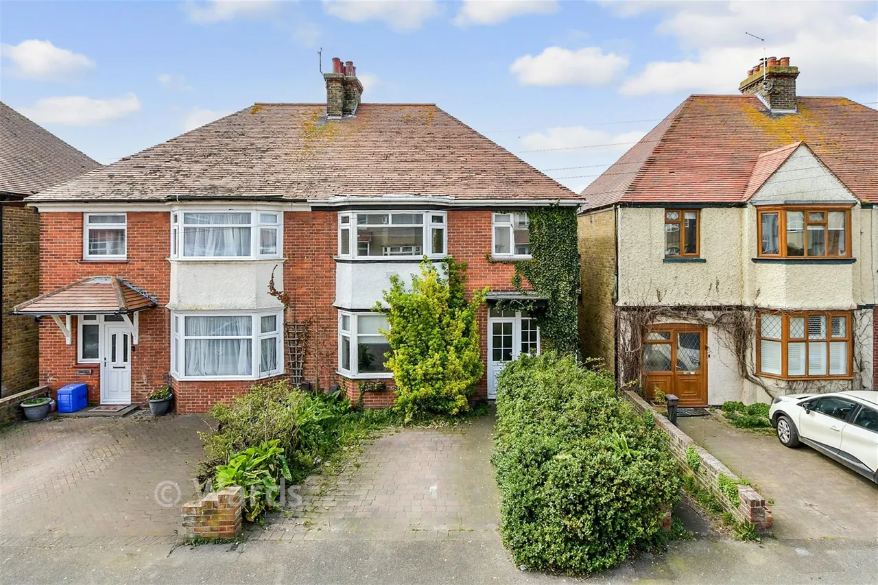 4 bed house for sale, Wellesley Road, Margate, CT9
