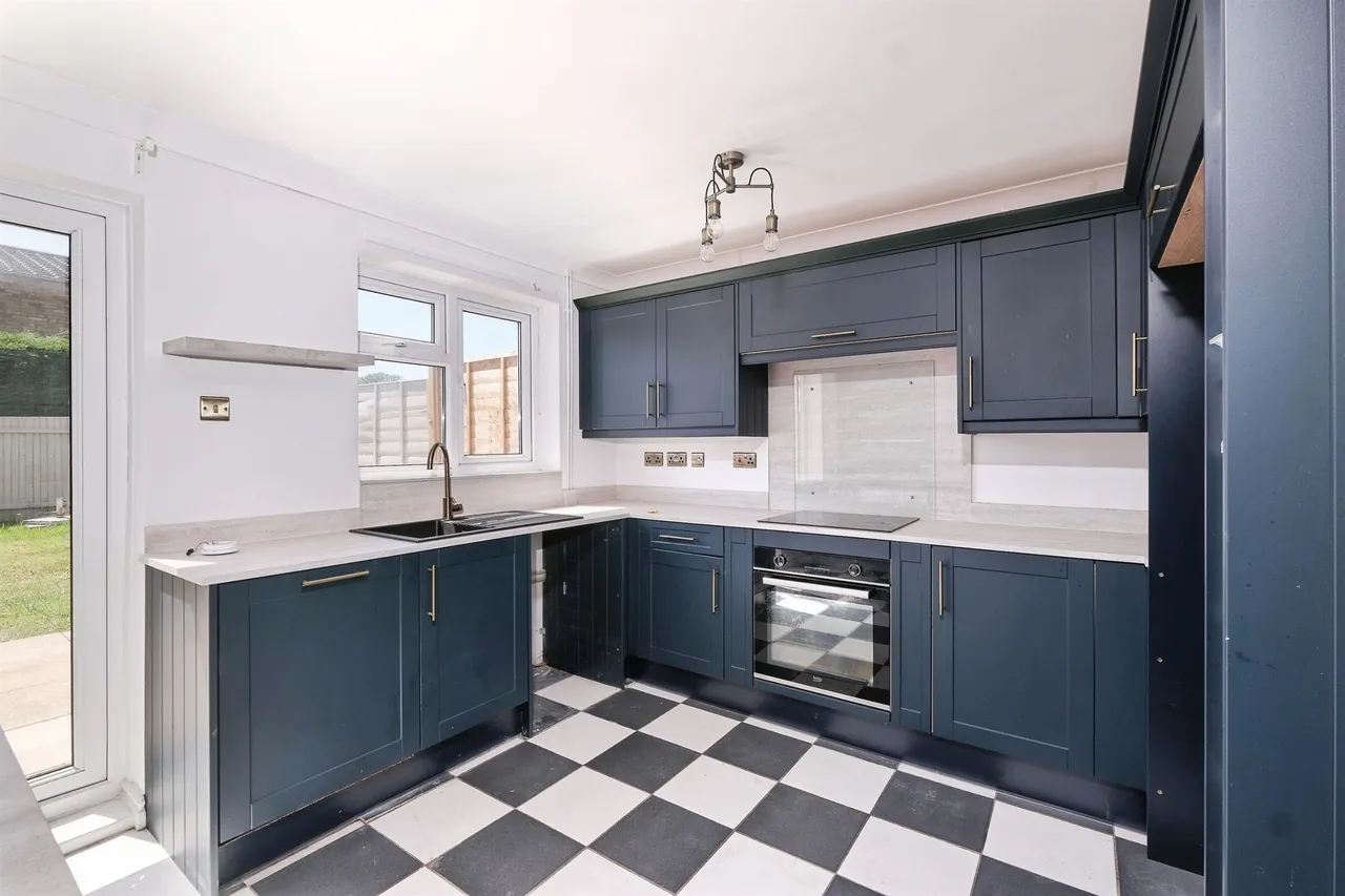 Laburnam Way, Chepstow, NP16, photo 3