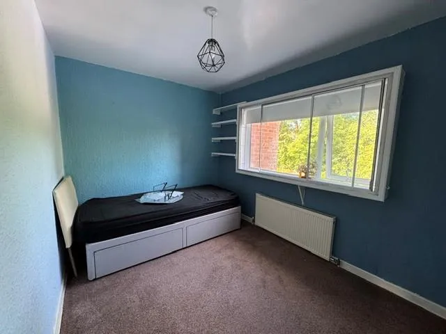 Motcombe Farm Road, Heald Green, photo 8