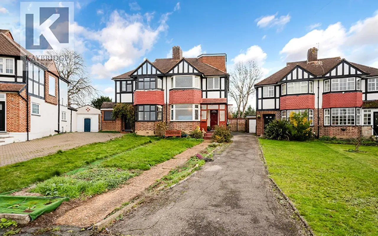 4 bed house for sale — Parklawn Avenue, Epsom, KT18